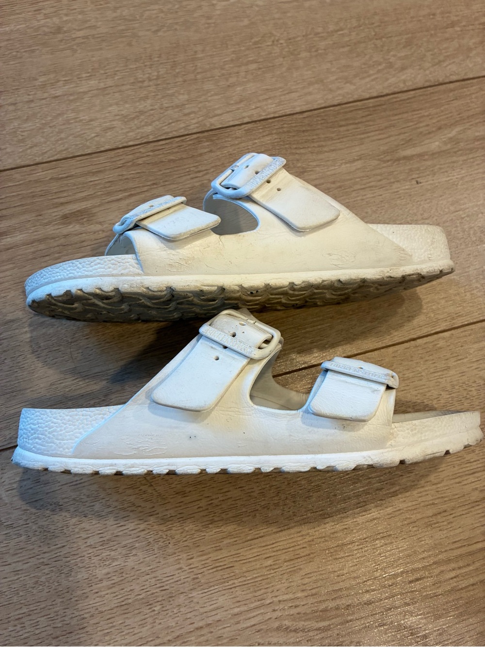Birkenstock Women’s Arizona Buckle EVA White Sandal Narrow Size 7/38 - Picture 2 of 9